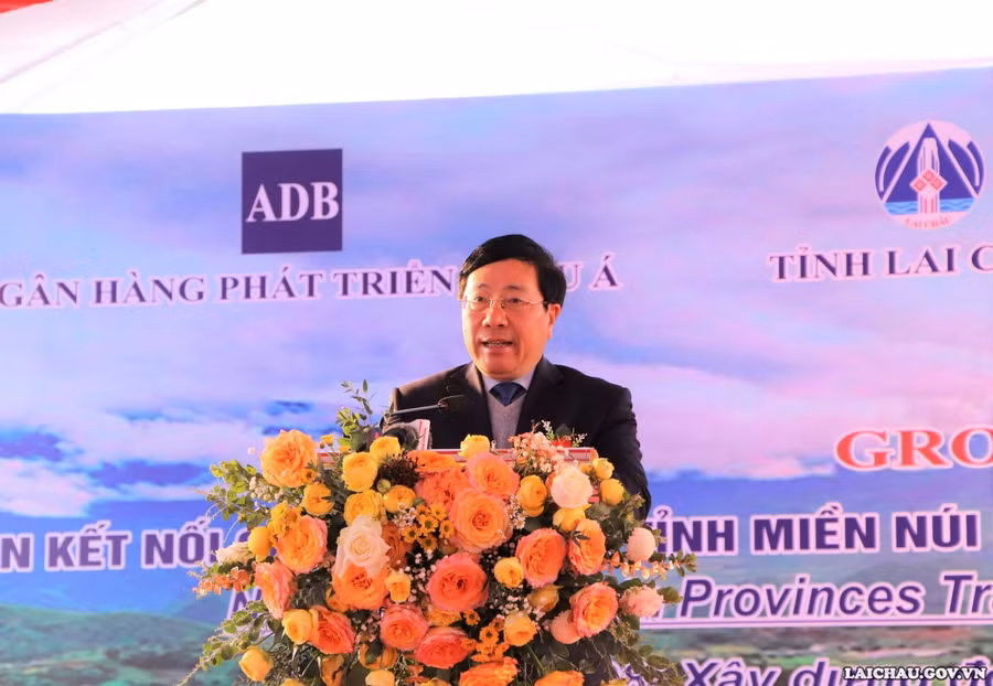 Phó Thủ tướng Thường trực Chính phủ Phạm Bình Minh phát biểu chỉ đạo tại Lễ Khởi công.