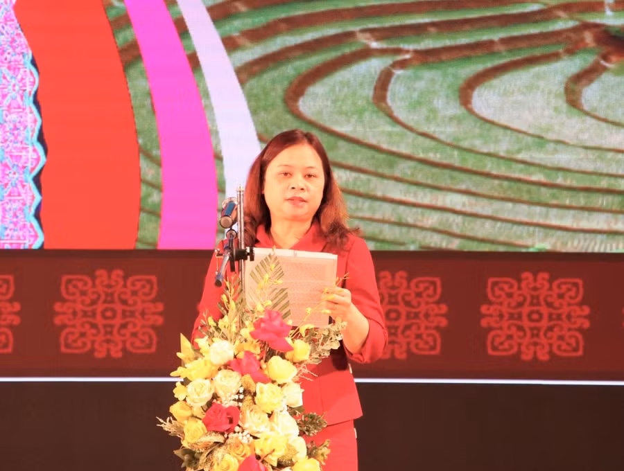 Nguyễn Thị Hải Nhung - Vụ trưởng Vụ Văn hóa dân tộc, Bộ Văn hóa Thể thao và Du lịch, Phó Trưởng Ban Tổ chức Ngày hội phát biểu tại Lễ Khai mạc.