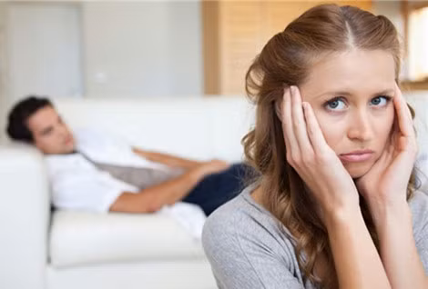 Cuoi anh hang xom de bao on, co gai tre nhan cai ket dang ngat