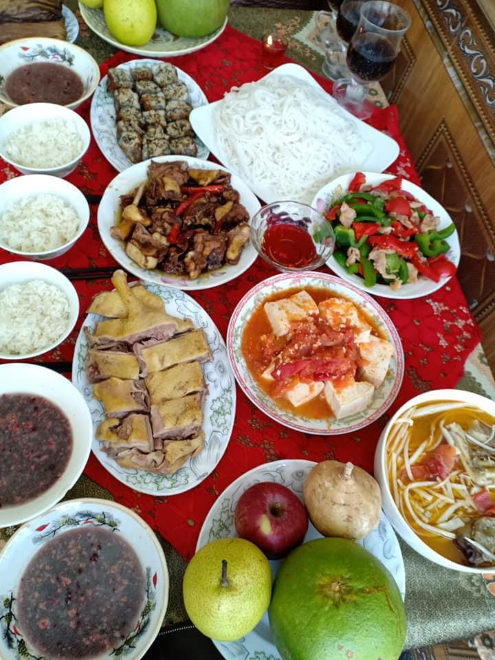 Mâm cơm tự nấu của cô dâu 62 tuổi: Bảo sao mẹ chồng không quý như vàng ảnh 5 Những bữa cơm gia đình được chị Sao thường xuyên chia sẻ trên trang cá nhân.
