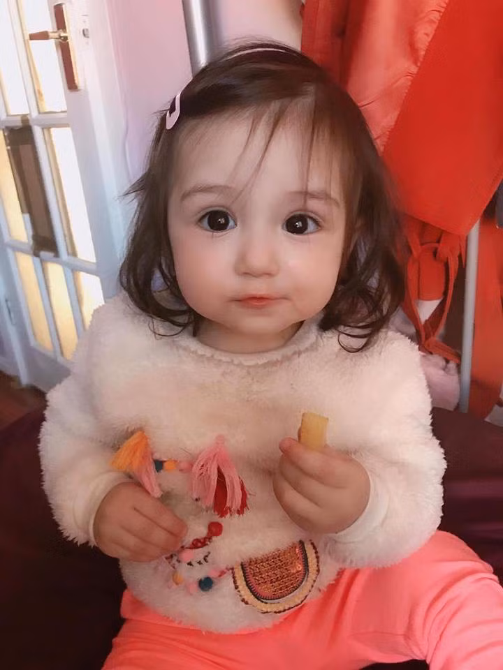 Ngắm cặp chị em gái xinh như thiên thần, dân mạng xuýt xoa khen mẹ khéo đẻ ảnh 18