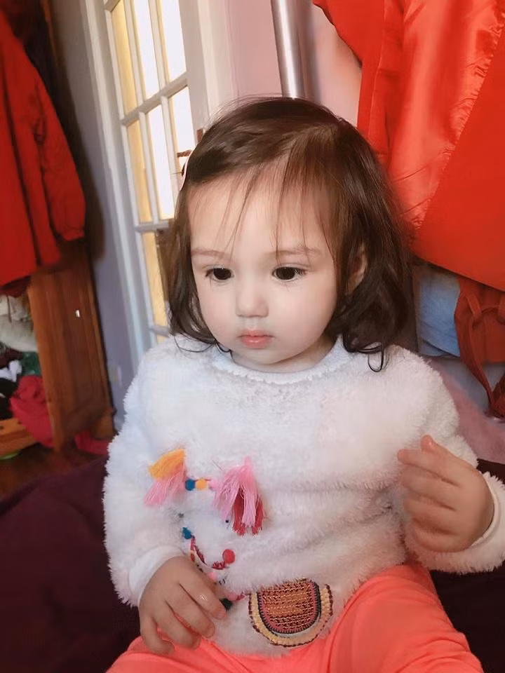 Ngắm cặp chị em gái xinh như thiên thần, dân mạng xuýt xoa khen mẹ khéo đẻ ảnh 19