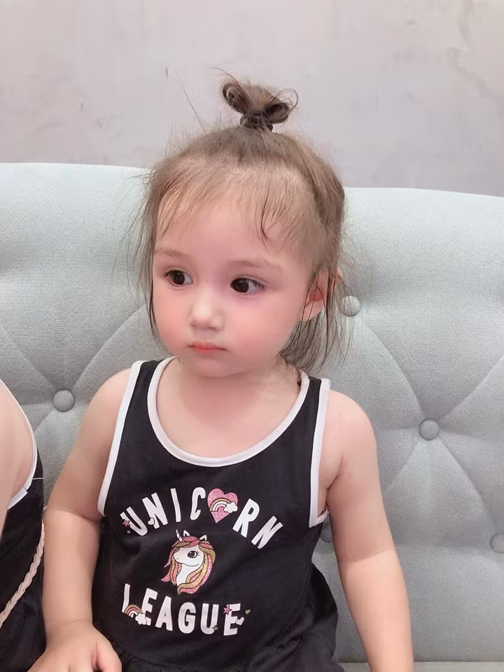 Ngắm cặp chị em gái xinh như thiên thần, dân mạng xuýt xoa khen mẹ khéo đẻ ảnh 21