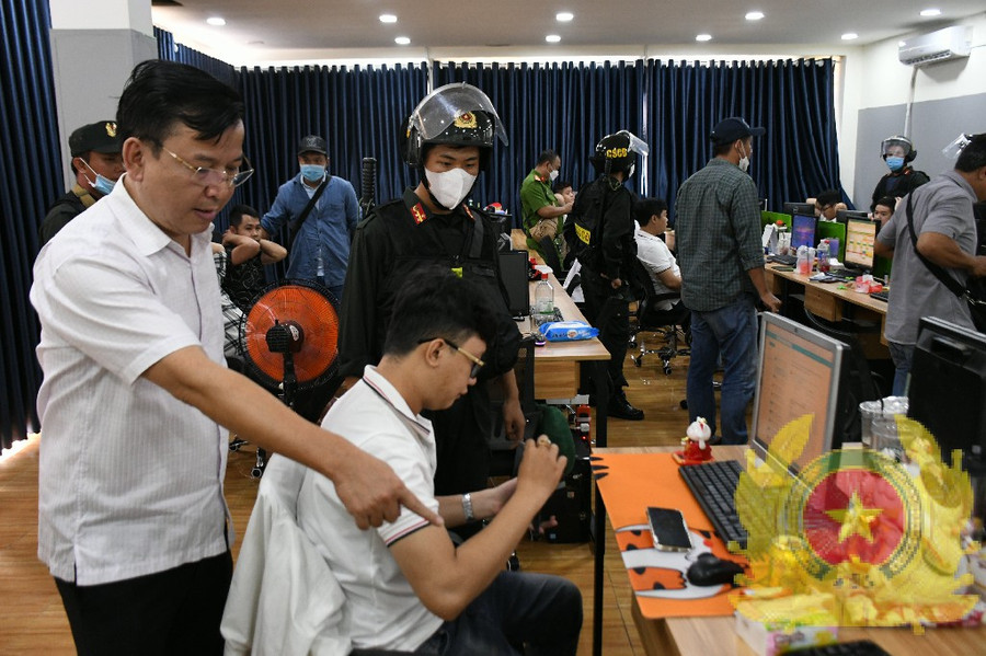 Đại tá Nguyễn Văn Lộc, Phó Giám đốc Công an tỉnh, Trưởng ban chuyên án chỉ đạo các lực lượng làm nhiệm vụ. Ảnh: Trọng Tín Đại tá Nguyễn Văn Lộc, Phó Giám đốc Công an tỉnh, Trưởng ban chuyên án chỉ đạo các lực lượng làm nhiệm vụ. Ảnh: Trọng Tín