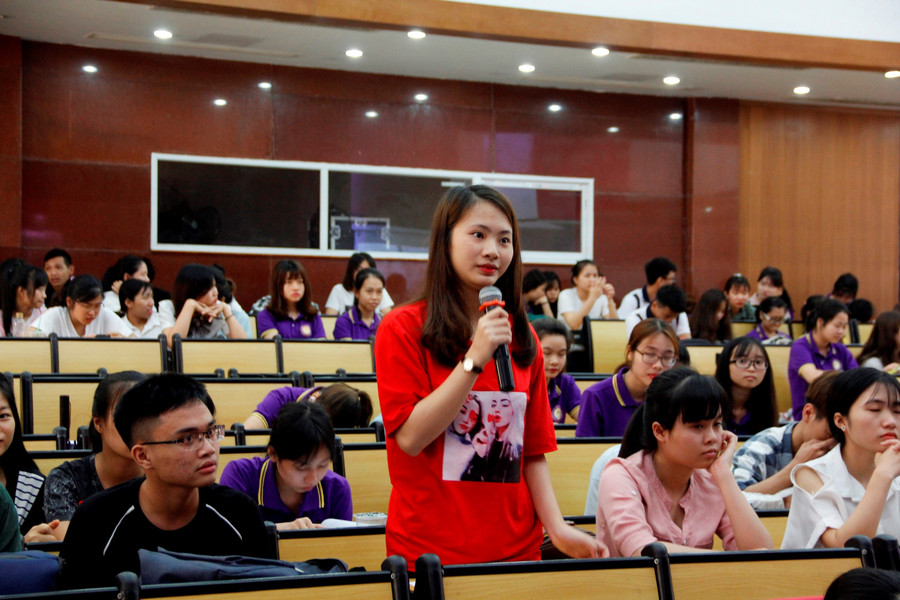 Trên giảng đường. Ảnh minh hoạ/ Internet