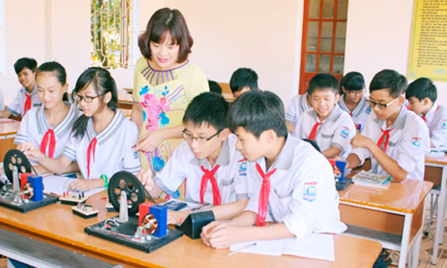 Giáo dục là ngành đặc thù, chính vì vậy không thể tinh giản biên chế một cách cơ học