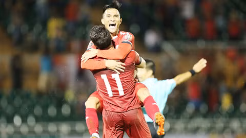 Bóng đá TP.HCM khởi sắc, nhưng chưa hết lo