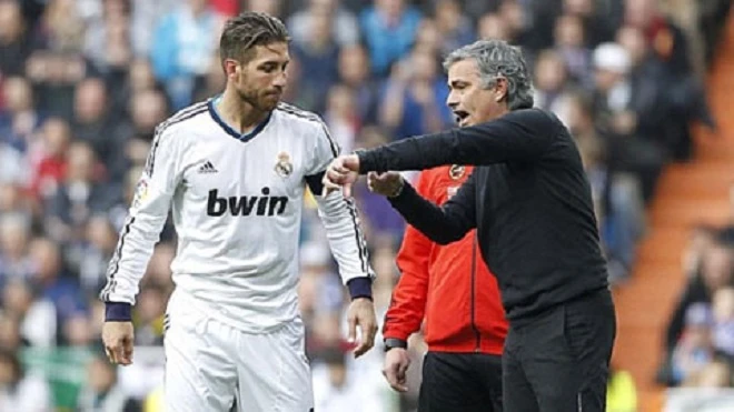 Hay tin Mourinho trở lại, Ramos & nhóm "cừu đen" dọa rời Real