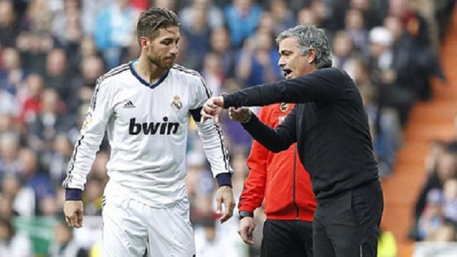 Hay tin Mourinho trở lại, Ramos & nhóm "cừu đen" dọa rời Real