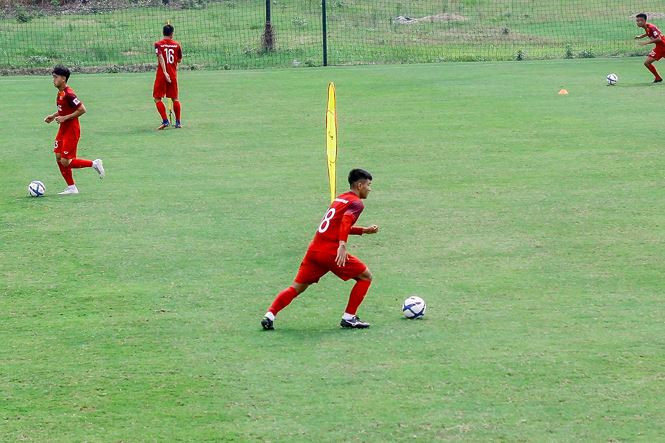 Trong những ngày tới, U23 Việt Nam sẽ có một cuộc sàng lọc nhân sự lớn. Trong những ngày tới, U23 Việt Nam sẽ có một cuộc sàng lọc nhân sự lớn.