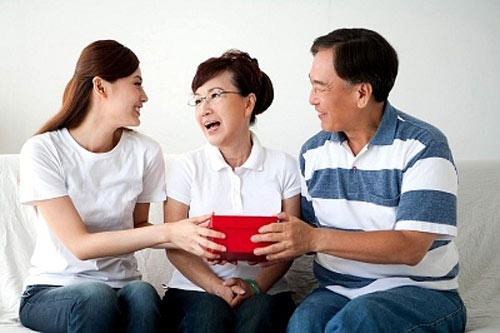 Với miếng đất 3 tỷ bố mẹ tôi cho cùng căn nhà này, chúng tôi sẽ không phải lo quá tới chuyện kinh tế. (Ảnh minh họa) Với miếng đất 3 tỷ bố mẹ tôi cho cùng căn nhà này, chúng tôi sẽ không phải lo quá tới chuyện kinh tế. (Ảnh minh họa)
