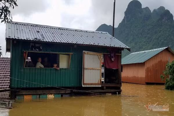 Nhờ sáng tạo này, dân Quảng Bình không phải lên núi trú ẩn khi lũ ập