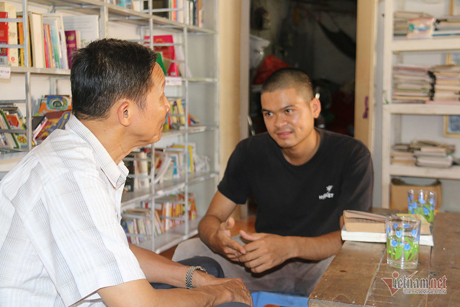 3 người đàn ông góp sức mở thư viện hàng nghìn cuốn sách cho học sinh nghèo ảnh 1 3 người đàn ông góp sức mở thư viện hàng nghìn cuốn sách cho học sinh nghèo