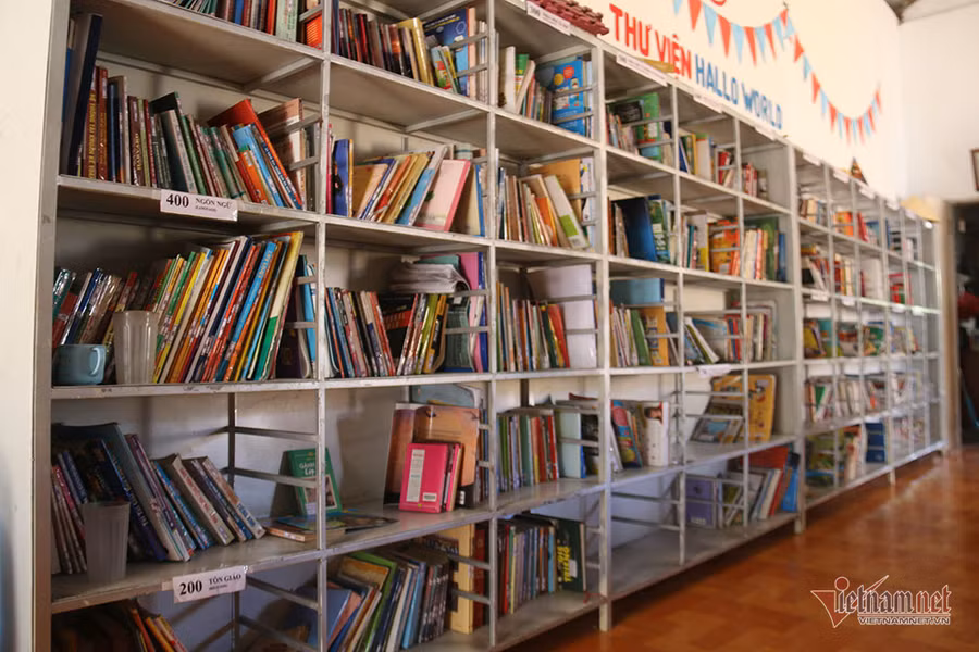 3 người đàn ông góp sức mở thư viện hàng nghìn cuốn sách cho học sinh nghèo