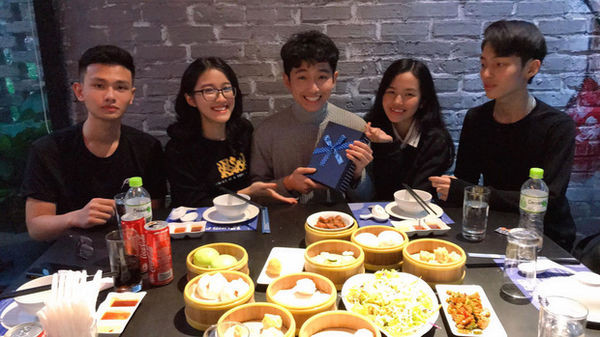 Hội bạn thân 7 năm toàn "trai xinh gái đẹp": Người học sinh giỏi quốc gia, người IELTS 8.0 ảnh 3 Hội bạn thân 7 năm quy tụ toàn trai xinh gái đẹp: người HSG Quốc gia, người IELTS 8.0 gây sốt CĐM ảnh 3