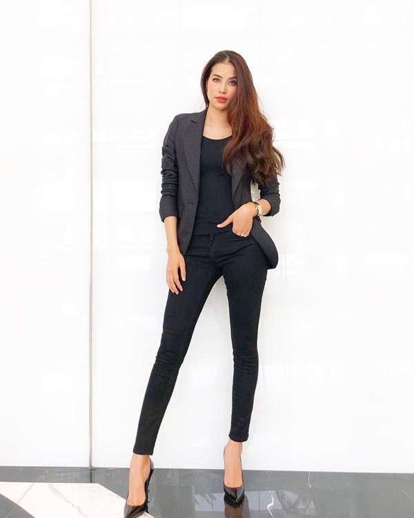 Phạm Hương đơn giản năng động với quần jean và áo sơmi ảnh 9 khong con vay ao dinh ket lua la, pham huong don gian nang dong voi quan jean va ao somi - 10