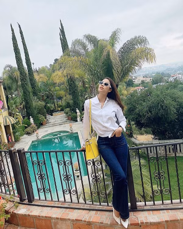 khong con vay ao dinh ket lua la, pham huong don gian nang dong voi quan jean va ao somi - 15