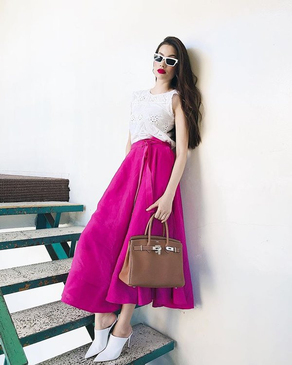 Phạm Hương đơn giản năng động với quần jean và áo sơmi ảnh 6 khong con vay ao dinh ket lua la, pham huong don gian nang dong voi quan jean va ao somi - 7