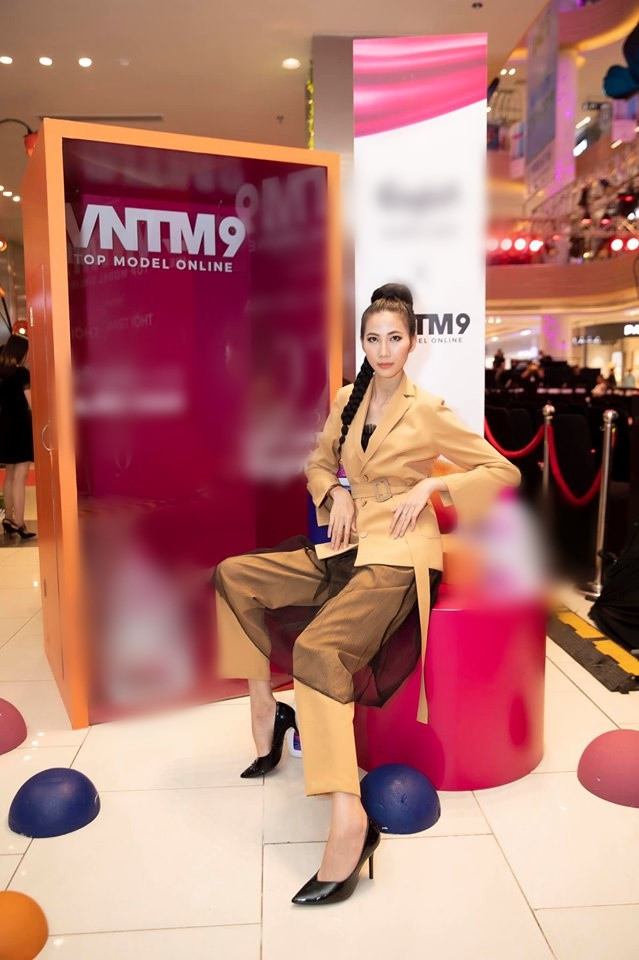 Hết thời gầy như zombie, Cao Ngân tái xuất với thần thái khó ai bì kịp ảnh 3 Hết thời gầy như zombie, Cao Ngân tái xuất với thần thái khó ai bì kịp khi catwalk ở VNTM 2019-3