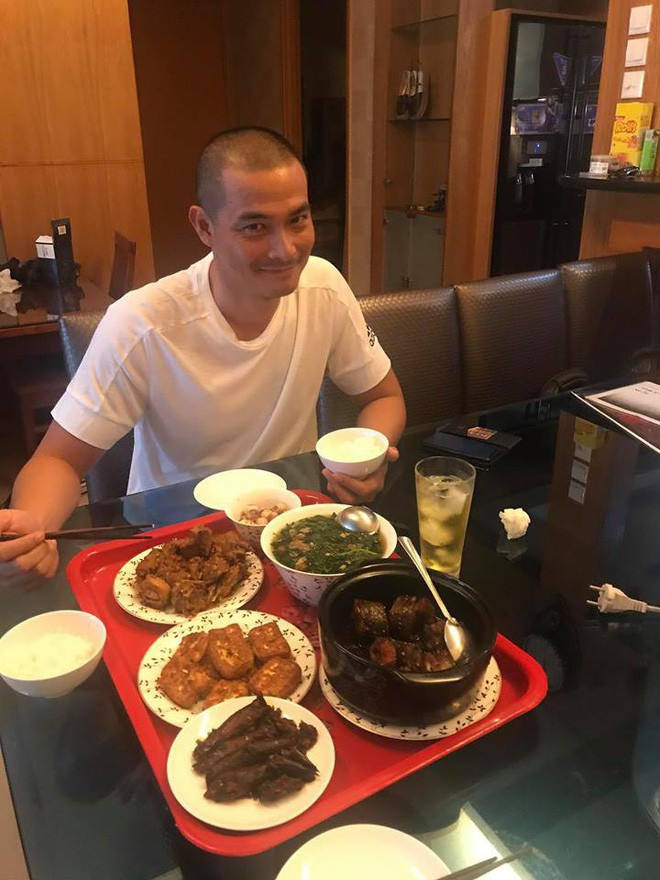 Bị cho là “kẻ bội bạc” với Lê Phương, cuộc sống của Quách Ngọc Ngoan bên Phượng Chanel ra sao? ảnh 10