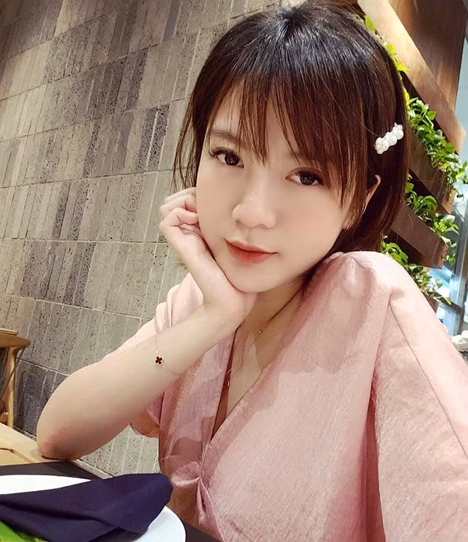 Ba cựu học sinh THPT Chu Văn An nổi tiếng giới trẻ: MC, hot girl đủ cả - ảnh 13