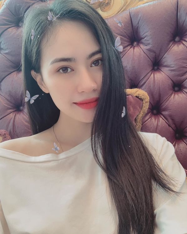 Bạn gái tin đồn mới của Quang Hải: Gương mặt già dặn nhưng ăn đứt Nhật Lê bởi body nóng bỏng, thần thái sang chảnh ảnh 10