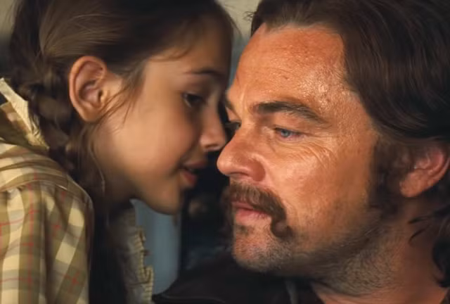 Julia Butters là bạn diễn của Leonardo DiCaprio cả trong phim lần ngoài đời.