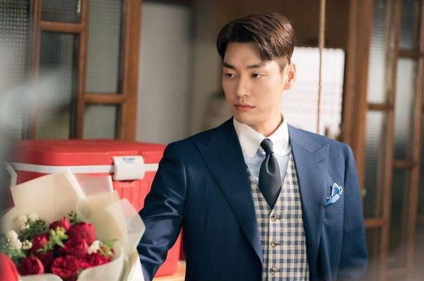 9 mỹ nam vạn người mê trên màn ảnh truyền hình Hàn Quốc 2019 ảnh 12