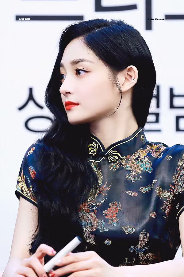 4 bóng hồng xinh đẹp trong danh sách tình trường dài dằng dặc của thiếu gia giàu nhất Trung Quốc ảnh 6