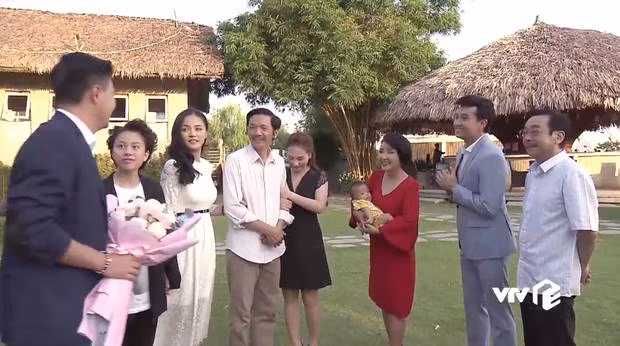 4 hạt sạn khiến Về Nhà Đi Con TẬP CUỐI trông như một vở kịch sơ sài chắp vá-10