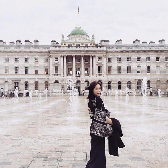 Bạn gái tin đồn của thiếu gia Phillip Nguyễn sang chảnh, xách túi hơn 2.600 USD ảnh 7 Bạn gái tin đồn của thiếu gia Phillip Nguyễn sang chảnh, xách túi hơn 2.600 USD ảnh 7