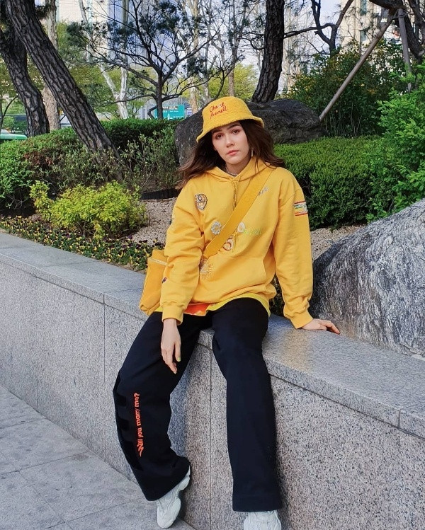 Ngoài mỹ nhân ""Chiếc lá bay"", đây là những người đẹp có gu thời trang chất ngất của Thái Lan ảnh 11 Ngoài mỹ nhân