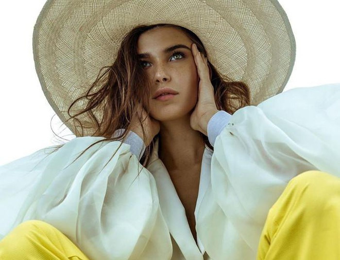 Siêu mẫu đắt giá được ví như "Cinderella mạng xã hội" ảnh 6