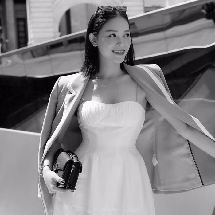 Bạn gái tin đồn của thiếu gia Phillip Nguyễn sang chảnh, xách túi hơn 2.600 USD ảnh 5