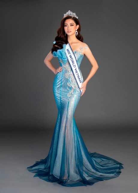 Hoa hậu Thùy Linh