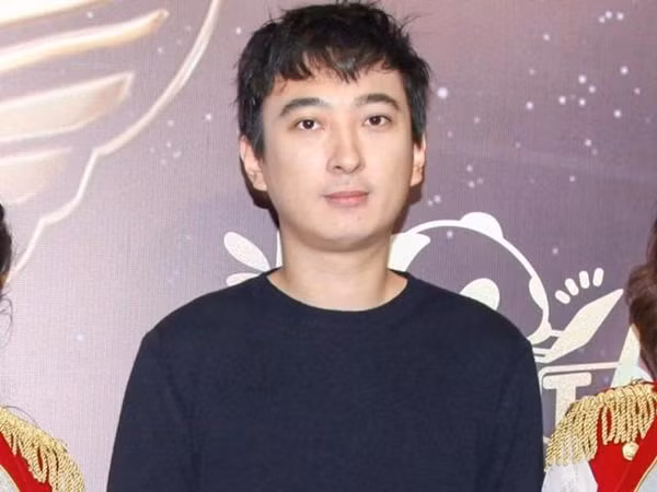 nhung cau am an choi "bat via" nhat cbiz: co nguoi cha me mang ca danh tieng ra "cuu mang" - 13