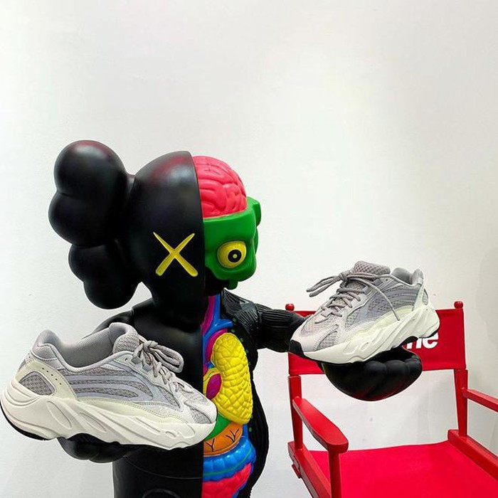 Thú chơi đồ hiệu, xe xịn của "chồng sắp cưới" con gái Minh Nhựa ảnh 7