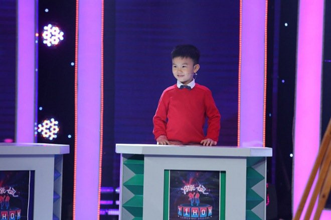 &#34;cau be biet tuot” minh khang bao lan gay bao truyen hinh, khien mc &#34;cung hong&#34; gio ra sao? - 4