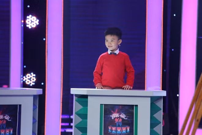 "cau be biet tuot” minh khang bao lan gay bao truyen hinh, khien mc "cung hong" gio ra sao? - 4