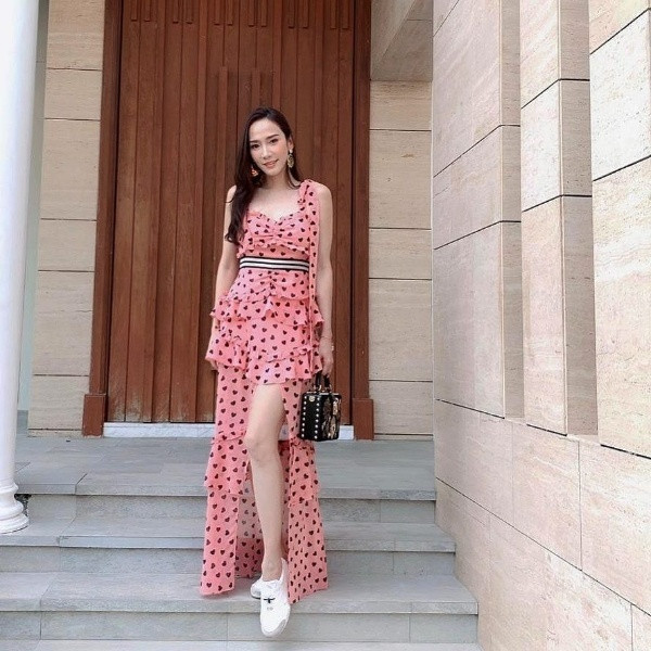 Ngoài mỹ nhân ""Chiếc lá bay"", đây là những người đẹp có gu thời trang chất ngất của Thái Lan ảnh 17 Ngoài mỹ nhân