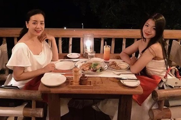 Diện mạo xinh đẹp của các ái nữ nhà sao Việt: Toàn mỹ nhân hàng đầu, sở hữu cuộc sống sang chảnh ảnh 19 Ngỡ ngàng với diện mạo xinh đẹp của các ái nữ nhà sao Việt: Toàn là những mỹ nhân hàng đầu, sở hữu cuộc sống sang chảnh ai cũng ghen tị-19