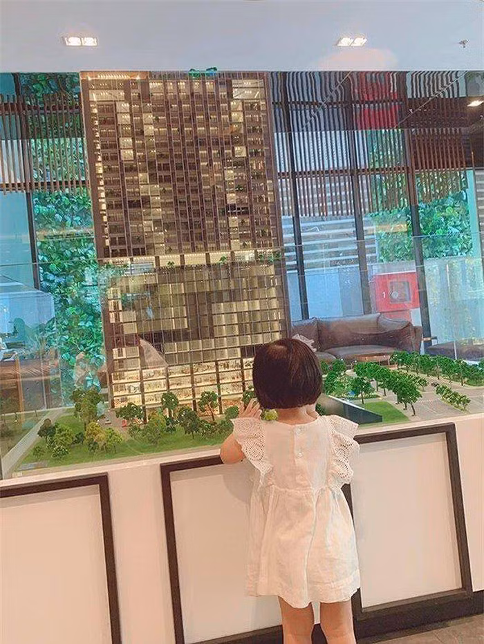 Hoa hậu Thu Thảo khoe ảnh con gái "ngọt ngào" như viên kẹo xinh ảnh 3