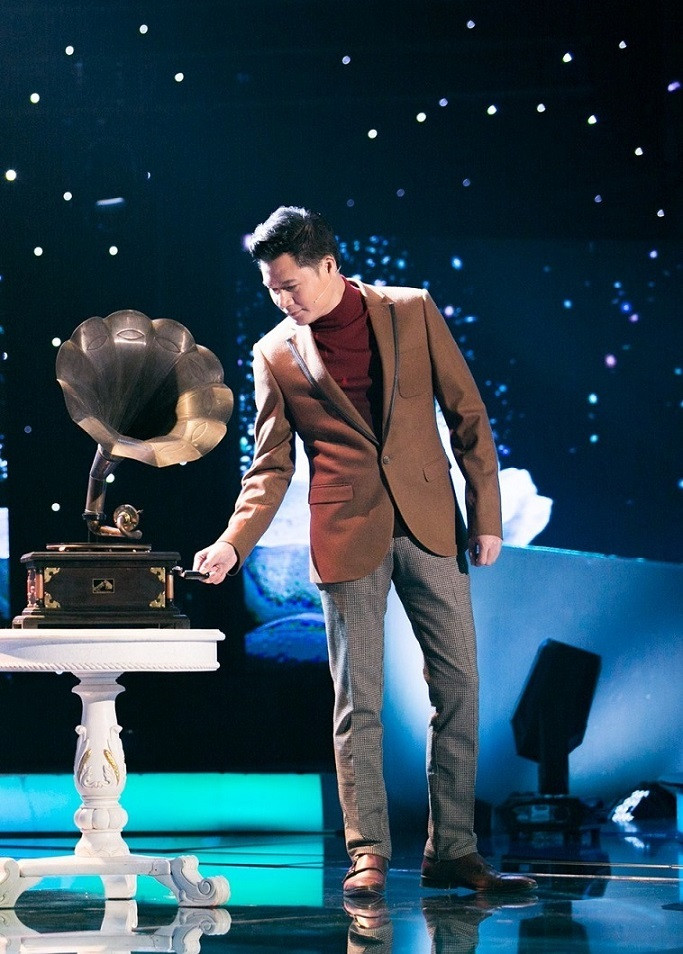 Quang Dũng bùi ngùi nhớ thời hát lót, diễn không một tiếng vỗ tay