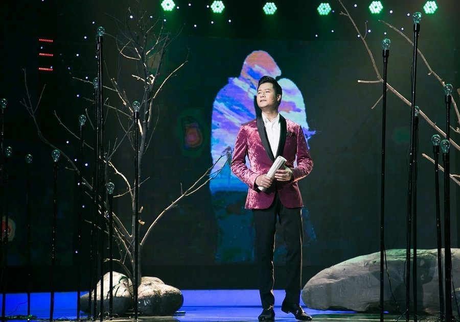 Quang Dũng bùi ngùi nhớ thời hát lót, diễn không một tiếng vỗ tay