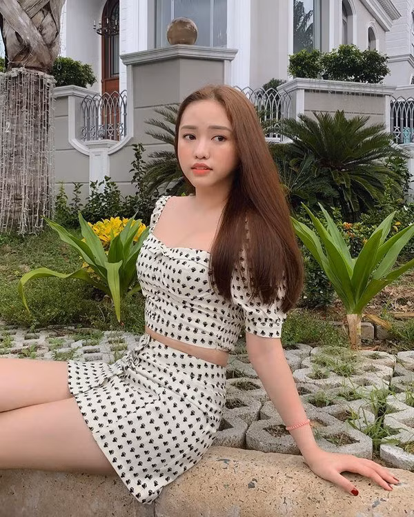 Bị chê nhan sắc như tượng, Thúy Vi lập tức làm ngay việc này để cứu vãn hình ảnh ảnh 3 moi bi che toi ta vi mat cung do, thuy vi lap tuc "bien hinh" de cuu van hinh anh - 4