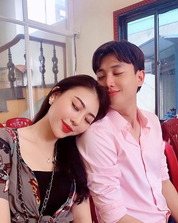 Nhan sắc nữ diễn viên 10X chỉ thấy lưng không thấy mặt xuất hiện 3s trong Về nhà đi con - Ảnh 1. Nhan sắc nữ diễn viên 10X chỉ thấy lưng không thấy mặt xuất hiện 3s trong Về nhà đi con - Ảnh 1.