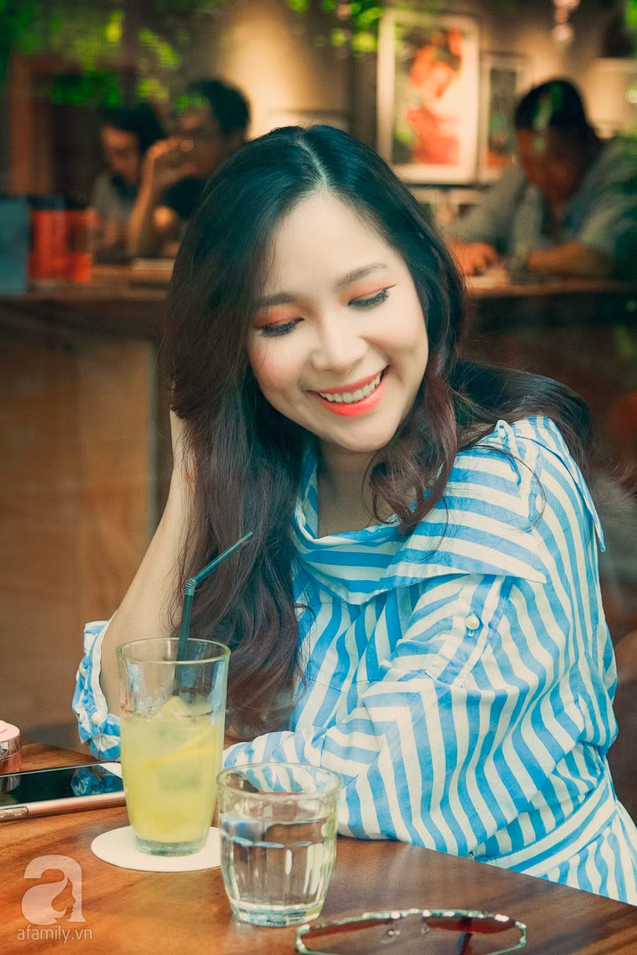 Ca sĩ Duy Uyên Mắt Ngọc” trải lòng về 10 năm mưu sinh trên đất Mỹ, trầm cảm, rối loạn cảm xúc đến mức khóc cười lẫn lộn-4