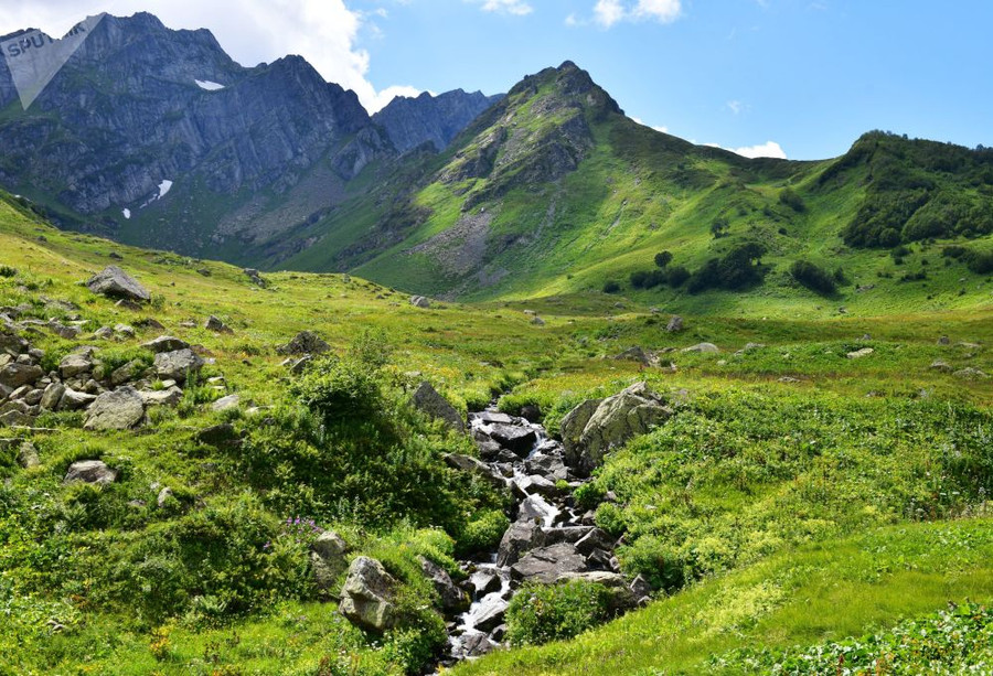 Chiêm ngưỡng thiên nhiên kỳ vĩ trong Vườn quốc gia Rista ở Abkhazia Chiêm ngưỡng thiên nhiên kỳ vĩ trong Vườn quốc gia Rista ở Abkhazia
