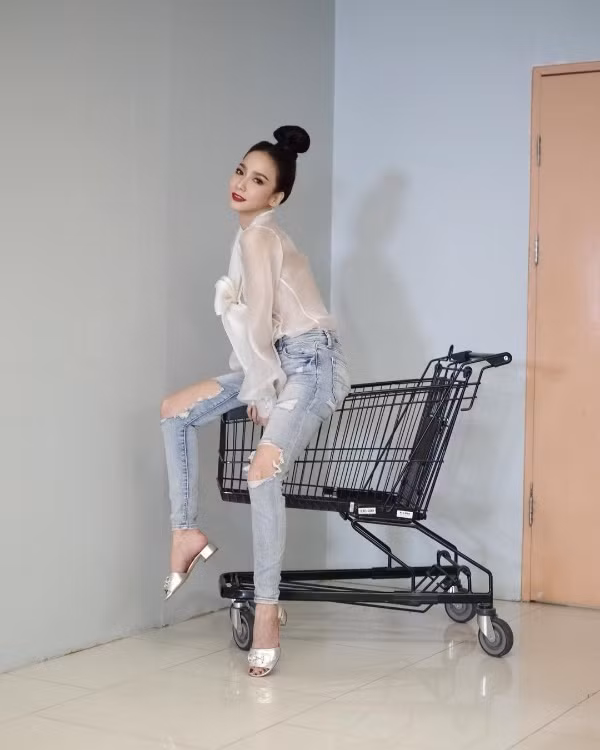 Ngoài mỹ nhân ""Chiếc lá bay"", đây là những người đẹp có gu thời trang chất ngất của Thái Lan ảnh 18 Ngoài mỹ nhân