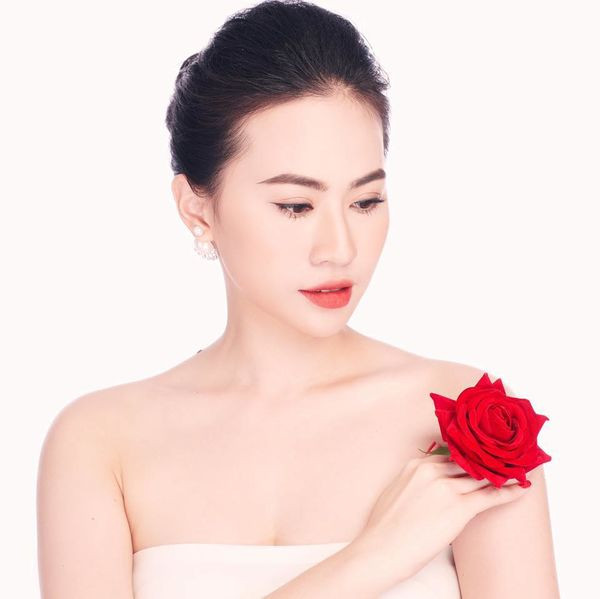 Bạn gái tin đồn mới của Quang Hải: Gương mặt già dặn nhưng ăn đứt Nhật Lê bởi body nóng bỏng, thần thái sang chảnh ảnh 3